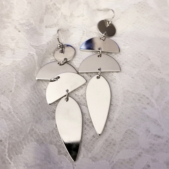 "SOLD" Geometric Silver Tone Dangle Earrings - Picture 3 of 3
